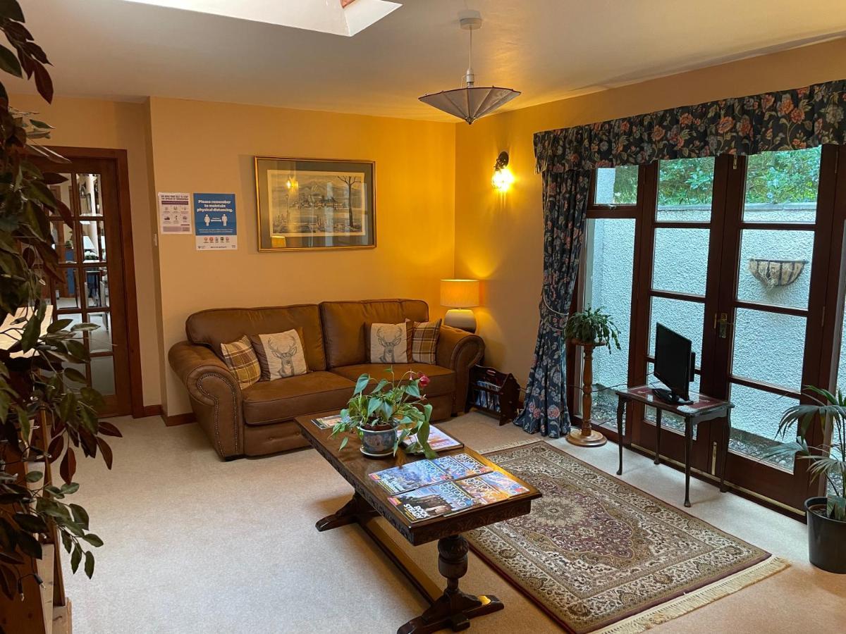 Clarke Cottage Guest House Ντανφέρμλιν Εξωτερικό φωτογραφία