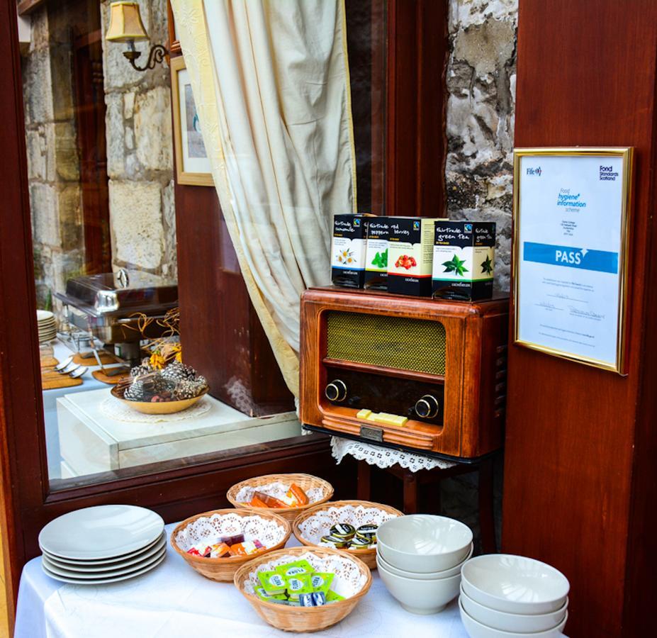 Clarke Cottage Guest House Ντανφέρμλιν Εξωτερικό φωτογραφία