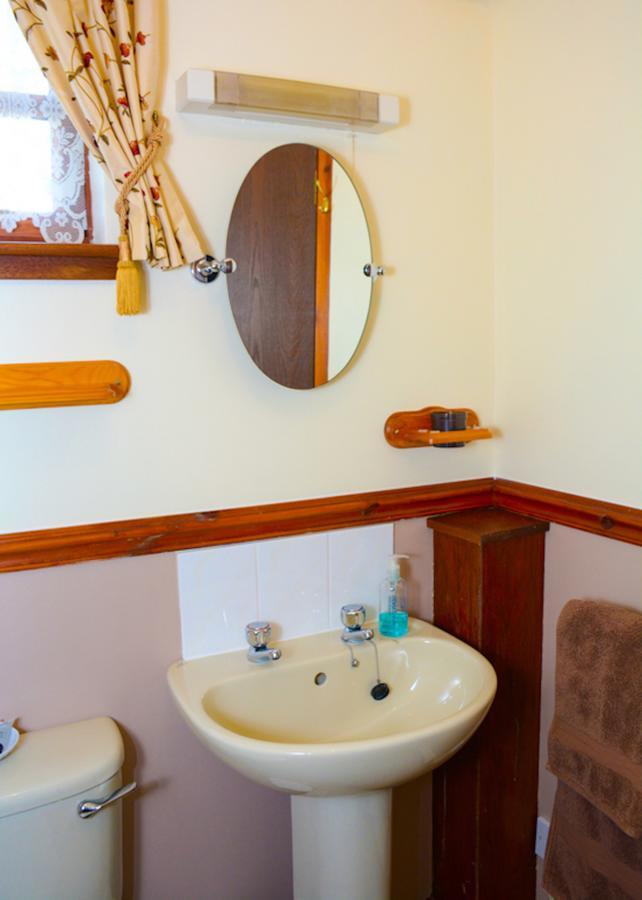 Clarke Cottage Guest House Ντανφέρμλιν Εξωτερικό φωτογραφία